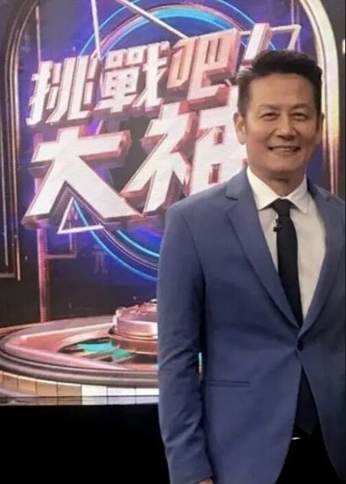 【嫩逼小护士揉奶玩逼】口交无套爆草极品D奶粉嫩一线天穴全是淫水 - 妻子的秘密